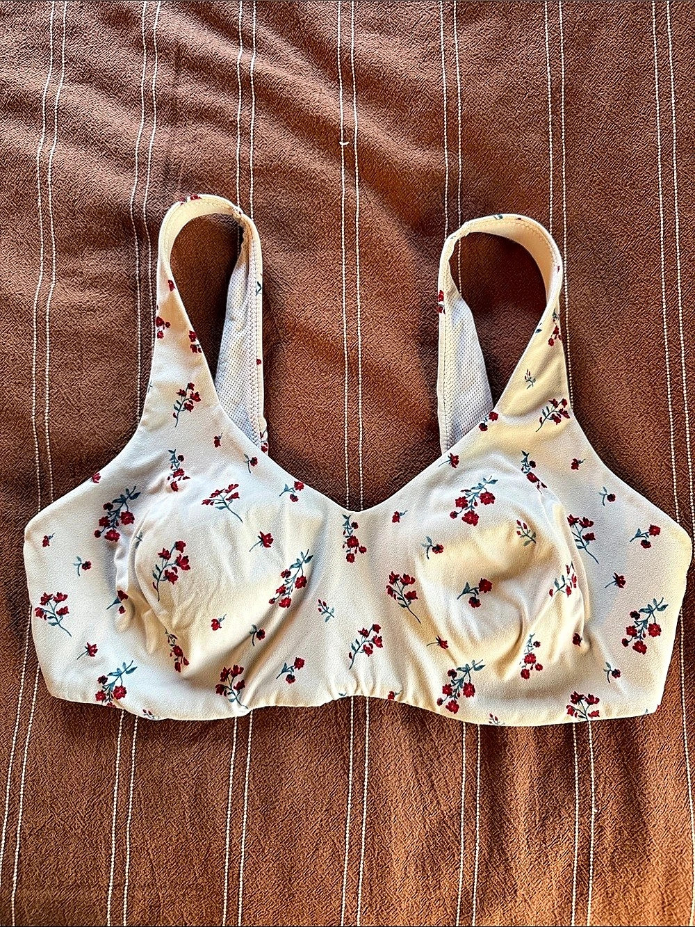 All in Motion Floral Sports Bra in Light Pink & Red Size Medium Like New